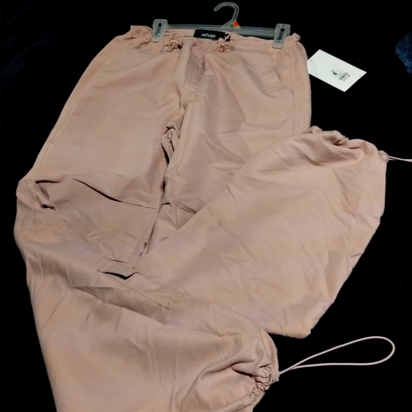 Refuge by Charlotte Russe Pink cargo pants - Picture 1 of 6
